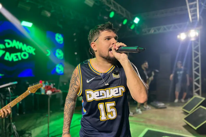 Demerval Lobão celebra a maior Segundona de Carnaval com multidão nas ruas Demerval Lobão celebra a maior Segundona de Carnaval com multidão nas ruas