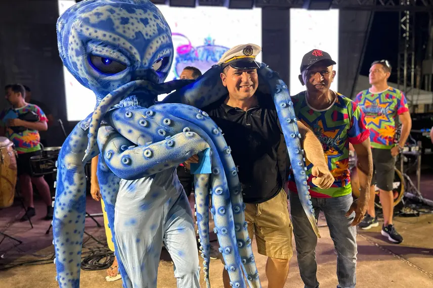 Demerval Lobão celebra a maior Segundona de Carnaval com multidão nas ruas