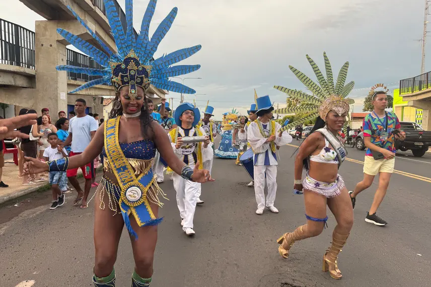 Demerval Lobão celebra a maior Segundona de Carnaval com multidão nas ruas