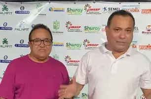 Deputado Evaldo Gomes participa da entrega de reforma de estádio em Palmeirais (Foto: Reprodução)