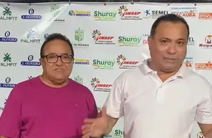 Deputado Evaldo Gomes participa da entrega de reforma de estádio em Palmeirais (Foto: Reprodução)