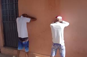 Dois menores são apreendidos com simulacros de arma após perseguição em Timon (Foto: Divulgação)