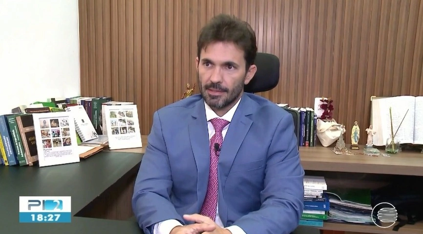 Dr. Caio Almeida, advogado especialista em direito do consumidor