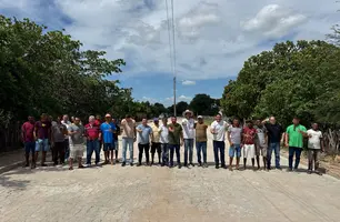 Dr. Marcus Vinícius anuncia conclusão de 5 mil metros quadrados de pavimentação no Assentamento Milagroso em Floriano (Foto: Divulgação)