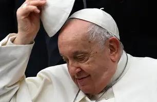 Exames confirmam melhora do Papa Francisco, diz Vaticano (Foto: Filippo MONTEFORTE / AFP)