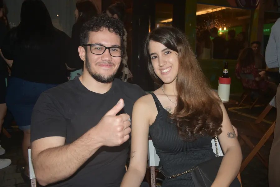 Festival Findie Semana reúne público animado com shows de bandas autorais no Roots