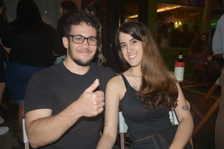 Festival Findie Semana reúne público animado com shows de bandas autorais no Roots