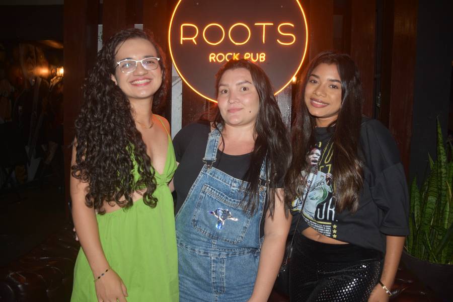 Festival Findie Semana reúne público animado com shows de bandas autorais no Roots