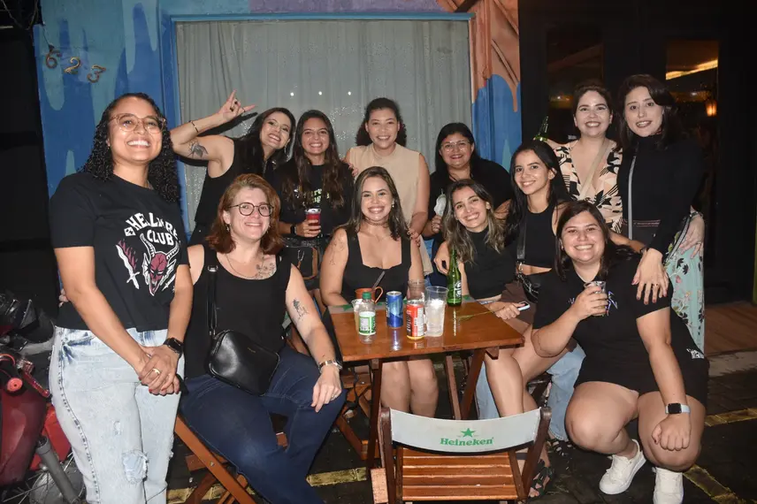 Festival Findie Semana reúne público animado com shows de bandas autorais no Roots