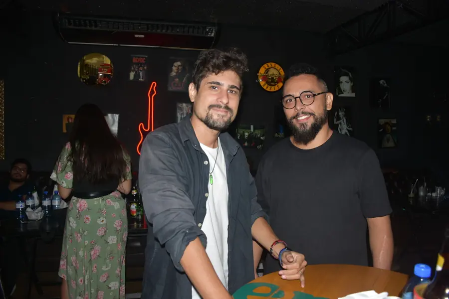 Festival Findie Semana reúne público animado com shows de bandas autorais no Roots