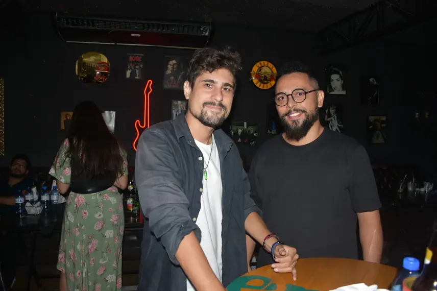 Festival Findie Semana reúne público animado com shows de bandas autorais no Roots