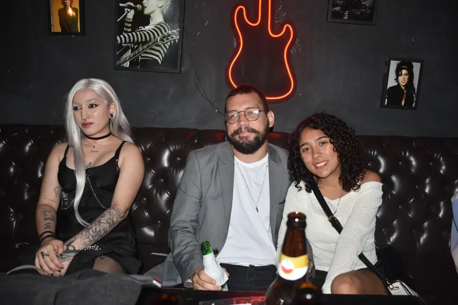 Festival Findie Semana reúne público animado com shows de bandas autorais no Roots