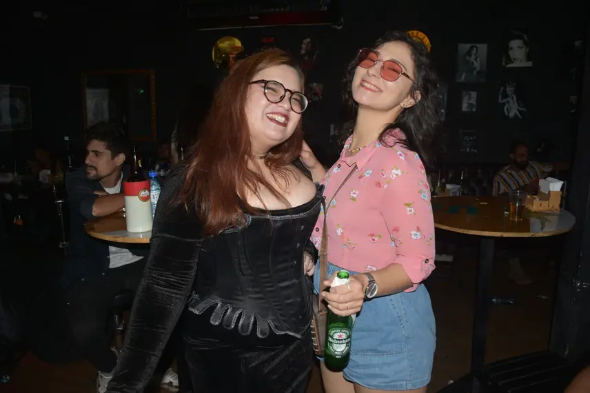 Festival Findie Semana reúne público animado com shows de bandas autorais no Roots