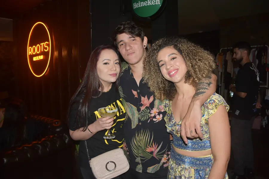 Festival Findie Semana reúne público animado com shows de bandas autorais no Roots