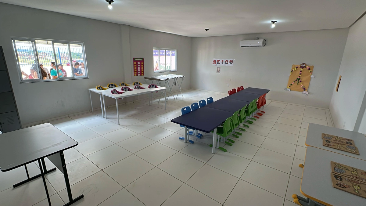 Governador inaugura pavimentação e entrega kit creche em Várzea Branca