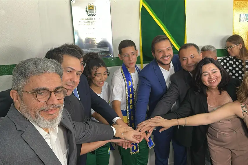 Governador inaugura reforma e modernização do Ceti Didácio Silva, em Teresina Governador inaugura reforma e modernização do Ceti Didácio Silva, em Teresina
