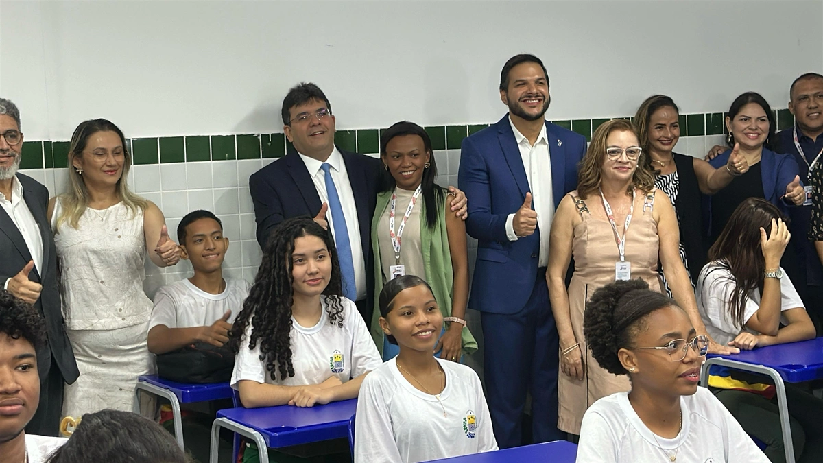 Governador inaugura reforma e modernização do Ceti Didácio Silva, em Teresina