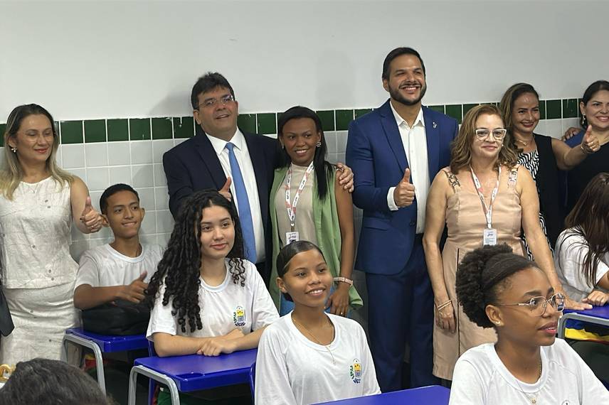 Governador inaugura reforma e modernização do Ceti Didácio Silva, em Teresina Governador inaugura reforma e modernização do Ceti Didácio Silva, em Teresina