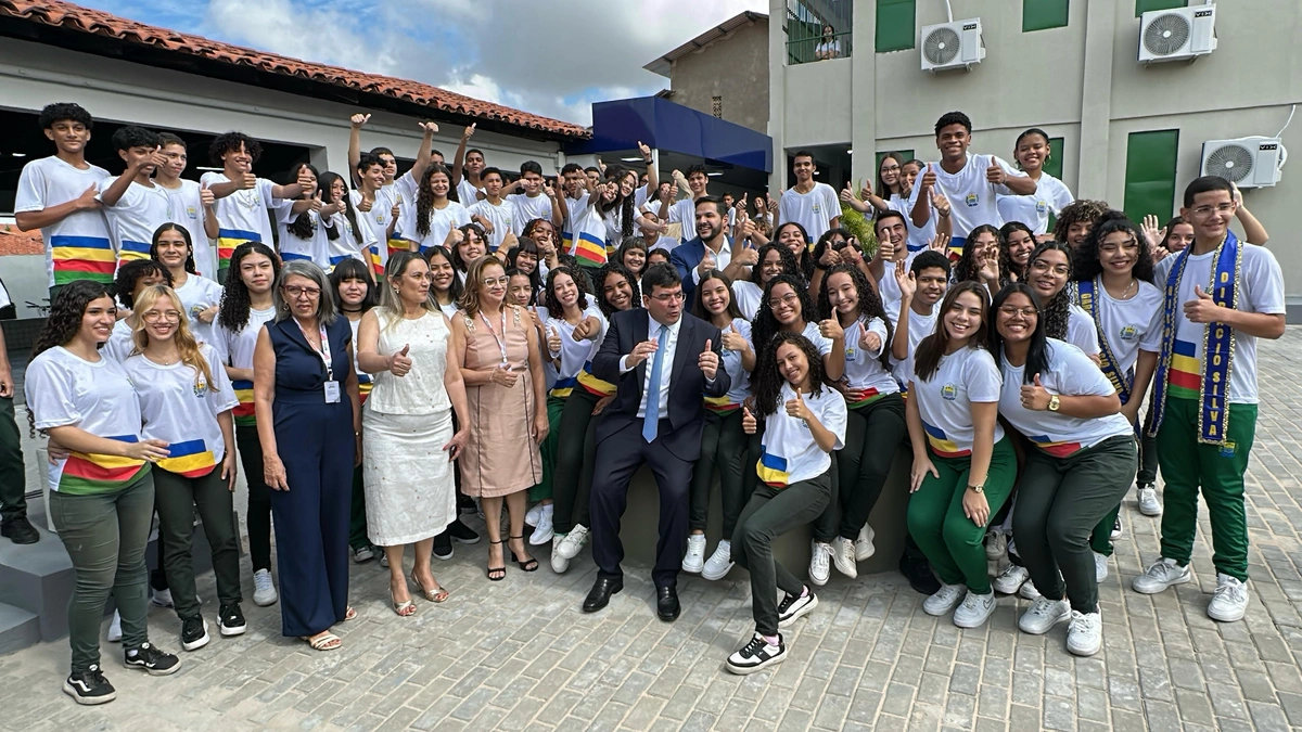 Governador inaugura reforma e modernização do Ceti Didácio Silva, em Teresina