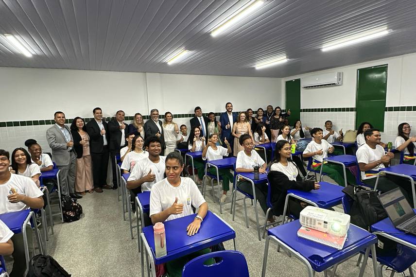 Governador inaugura reforma e modernização do Ceti Didácio Silva, em Teresina Governador inaugura reforma e modernização do Ceti Didácio Silva, em Teresina