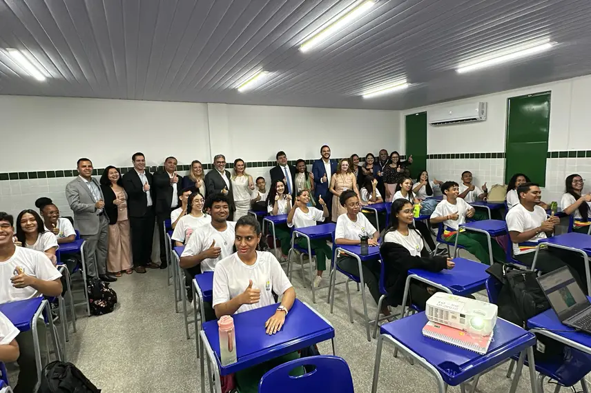 Governador inaugura reforma e modernização do Ceti Didácio Silva, em Teresina Governador inaugura reforma e modernização do Ceti Didácio Silva, em Teresina