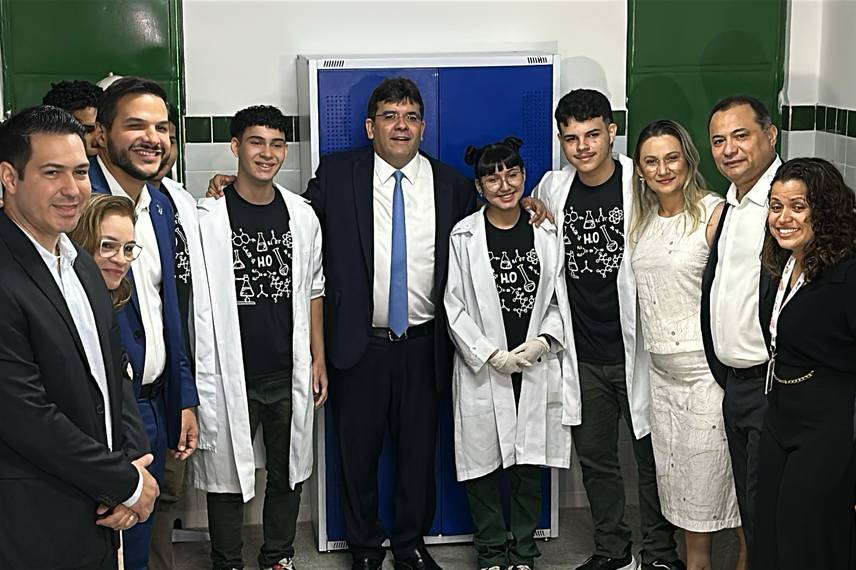Governador inaugura reforma e modernização do Ceti Didácio Silva, em Teresina Governador inaugura reforma e modernização do Ceti Didácio Silva, em Teresina