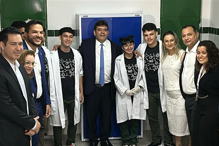 Governador inaugura reforma e modernização do Ceti Didácio Silva, em Teresina Governador inaugura reforma e modernização do Ceti Didácio Silva, em Teresina