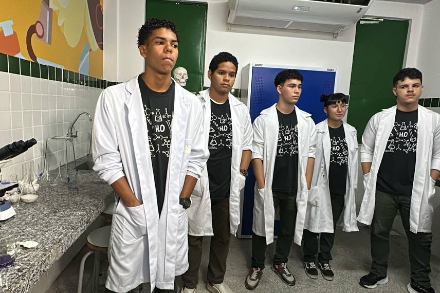 Governador inaugura reforma e modernização do Ceti Didácio Silva, em Teresina Governador inaugura reforma e modernização do Ceti Didácio Silva, em Teresina