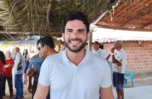 Governador, Kalume e autoridades inauguram calçamento em Rio Grande do Piauí (Foto: Conecta Piauí)