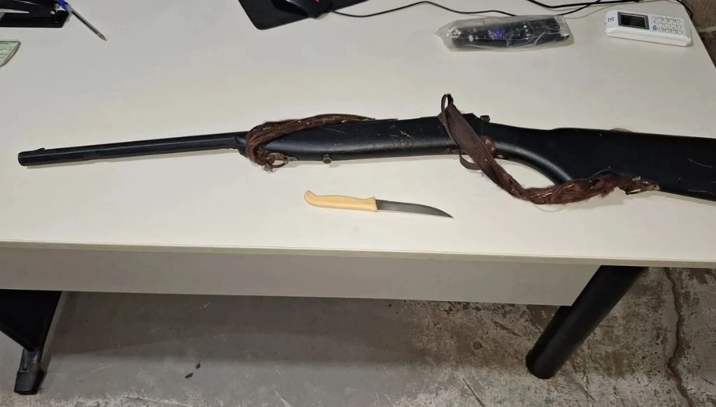 Homem é conduzido após tentar esfaquear e atirar contra irmã no interior do Piauí