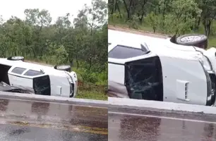 Homem fica ferido após perder controle de caminhonete e capotar perto de Barras (Foto: Reprodução)