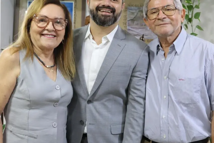 Marcelo Nolleto celebra aniversário ao lado de familiares e equipe