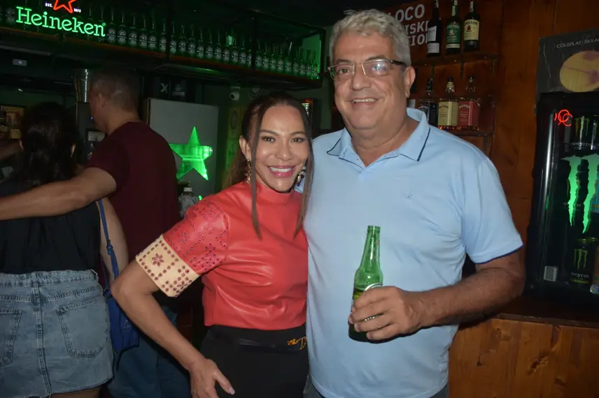 Noite animada no Locomotiva Irish Pub reúne a galera jovem; veja fotos Noite animada no Locomotiva Irish Pub reúne a galera jovem; veja fotos