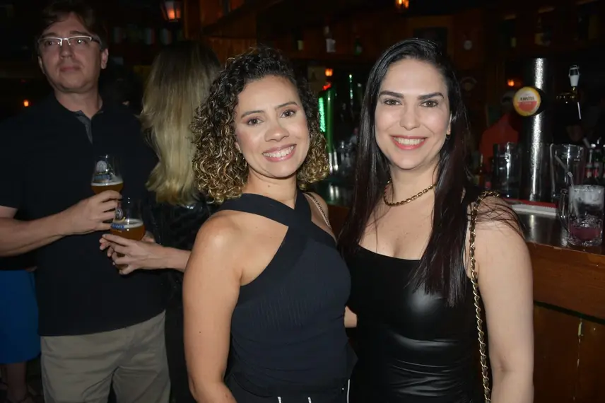 Noite de Rock agita clientes com sucessos no Locomotiva Irish Pub, em Teresina