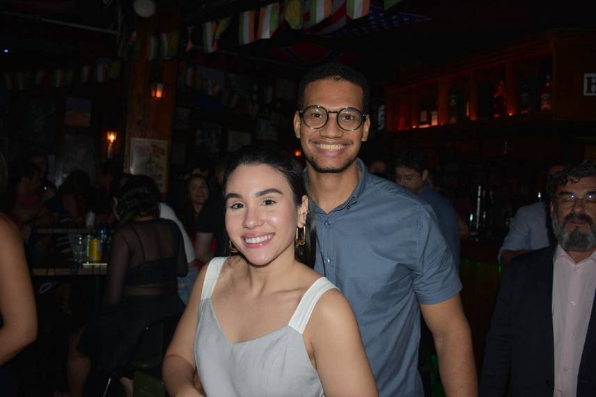Noite de Rock agita clientes com sucessos no Locomotiva Irish Pub, em Teresina Noite de Rock agita clientes com sucessos no Locomotiva Irish Pub, em Teresina