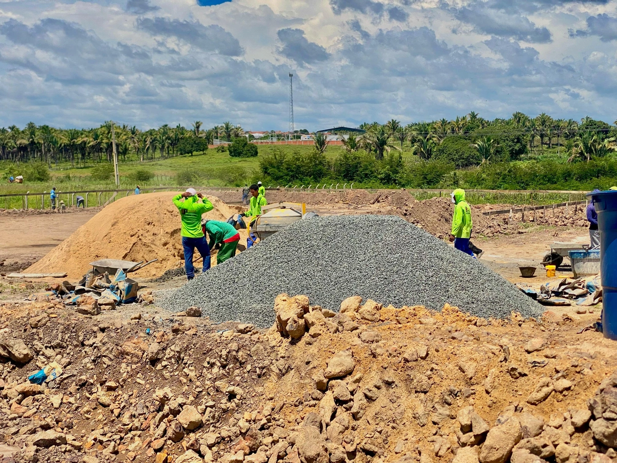 Obra do IFPI avança em Esperantina e autoridades visitam o local