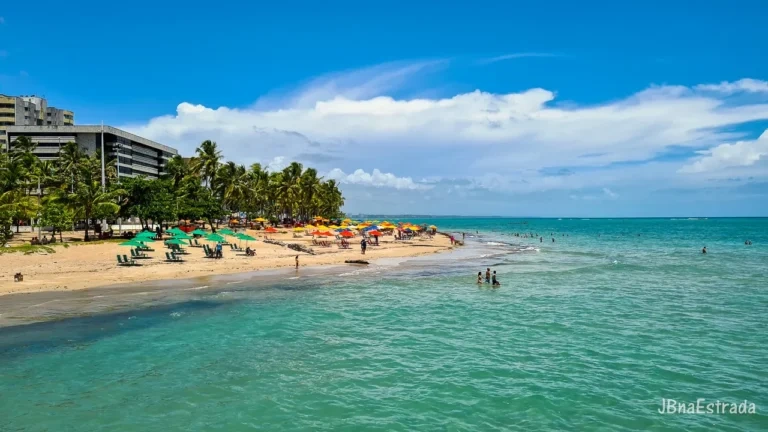 Pajuçara, em Maceió, o metro de terra mais caro do Nordeste