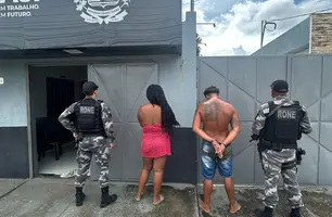 Polícia Militar prende casal e apreende arma e drogas em São Pedro do Piauí (Foto: Divulgação/SSP-PI)