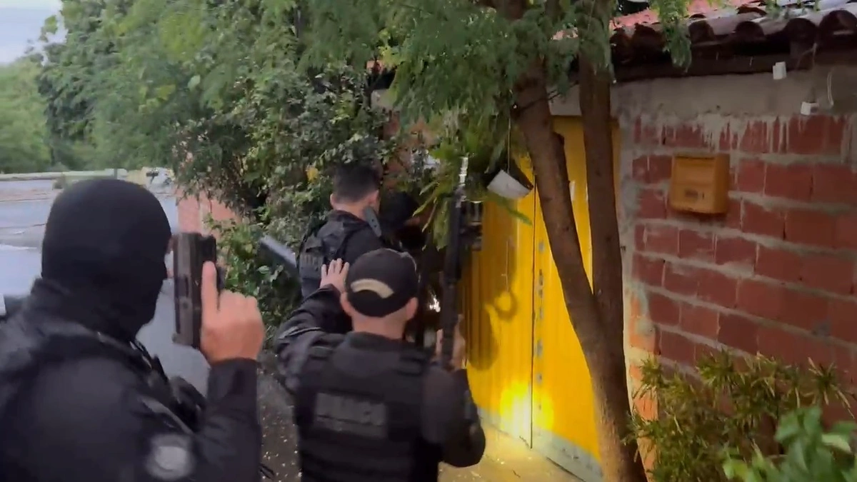 Polícia prende quatro pessoas em operação do Draco nas cidades de Teresina e Altos