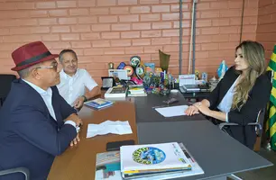 Prefeito Abdoral Melo solicita conclusão das obras do estádio de São João do Arraial (Foto: Reprodução)