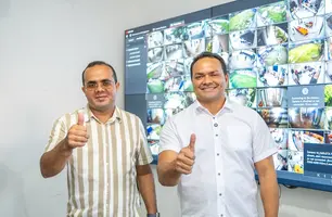 Prefeito Pedro Gomes visita sala de monitoramento das escolas de José de Freitas (Foto: Reprodução)