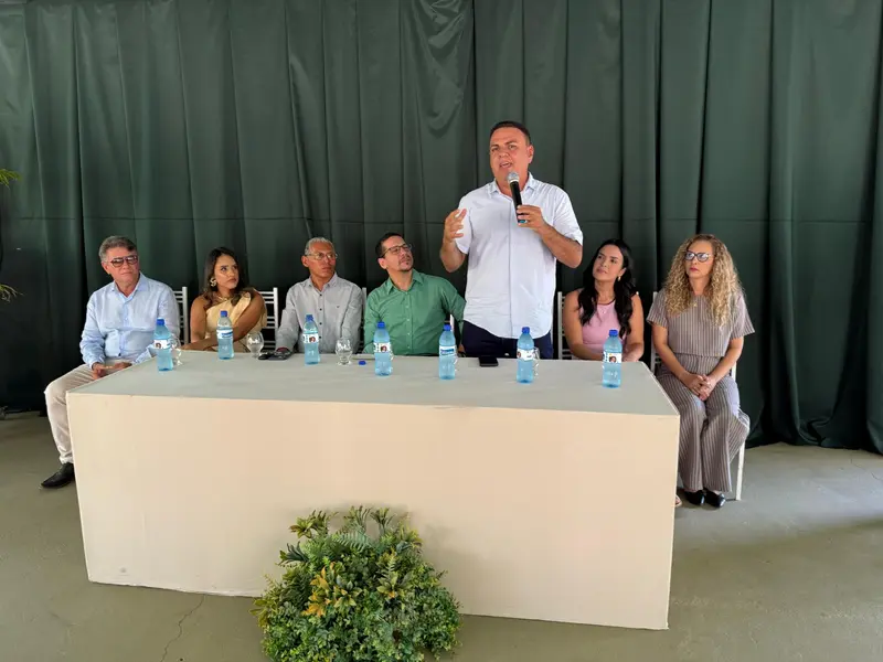 Prefeito Rogério Castro recebe Medalha do Mérito Ambiental