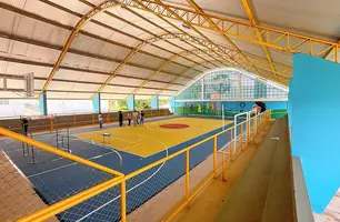 Prefeitura de Campo Maior conclui reforma de quadra poliesportiva de escola (Foto: Reprodução/Instagram)