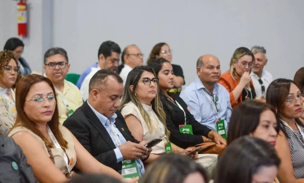 Prefeitura de Luís Correia participa da 2ª etapa do Pactos Pelo Piauí em Teresina