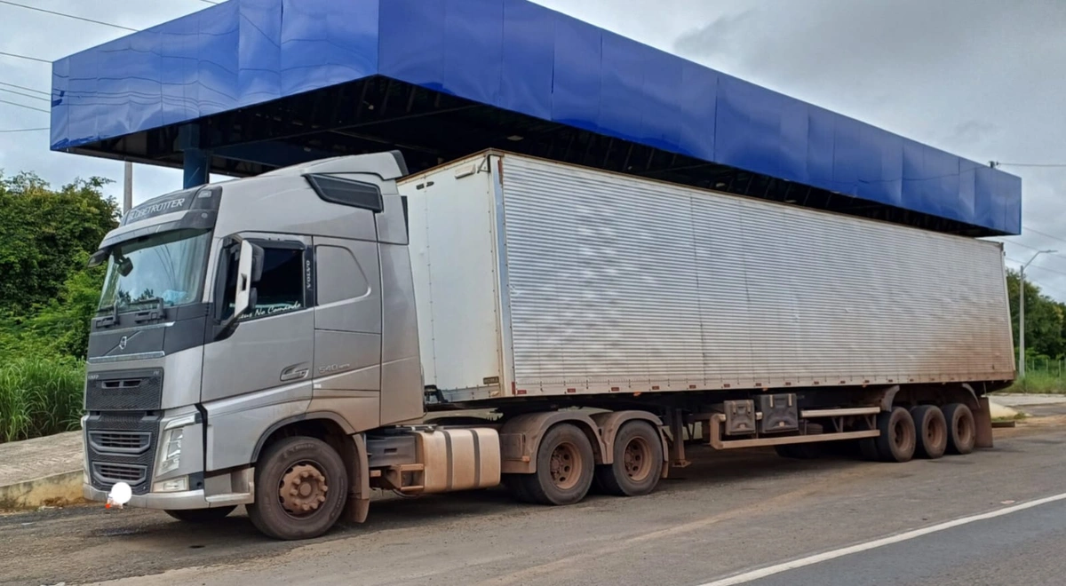 PRF prende motorista por embriaguez ao volante e excesso de carga na BR-316
