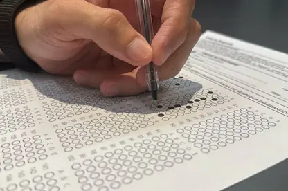 Sesapi lança edital de concurso com 1.000 vagas e salários de até R$ 12 mil