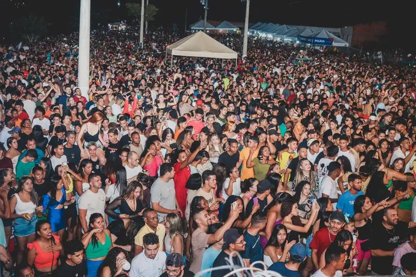 Quarta noite do carnaval de Água Branca atrai mais de 30 mil pessoas com show da banda Seu Desejo e outras atrações Quarta noite do carnaval de Água Branca atrai mais de 30 mil pessoas com show da banda Seu Desejo e outras atrações