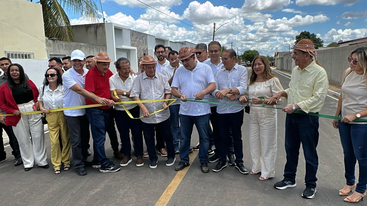 Rafael Fonteles entrega obras pavimentação asfáltica em Bonfim do Piauí