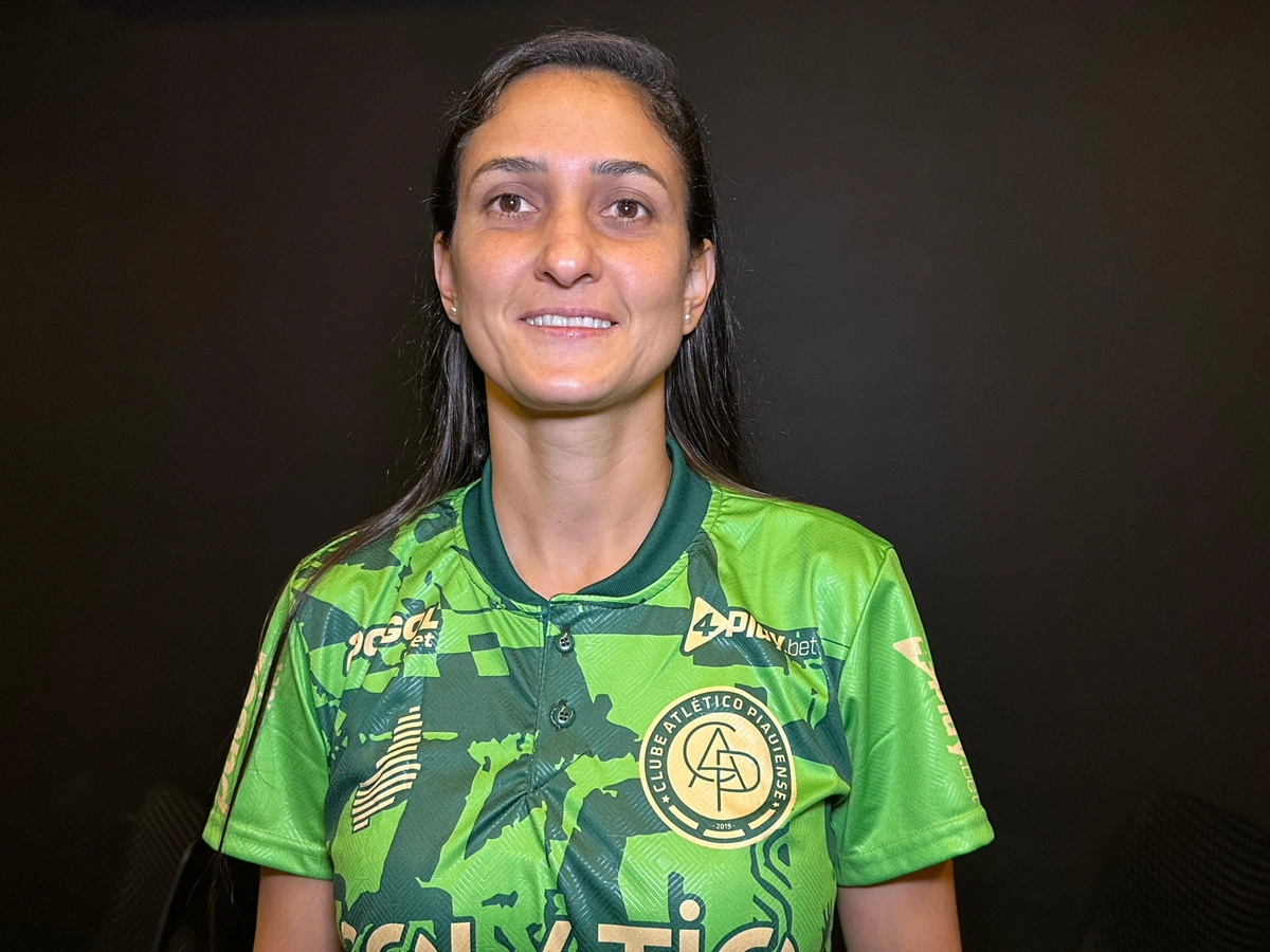 Sandra, Capitã