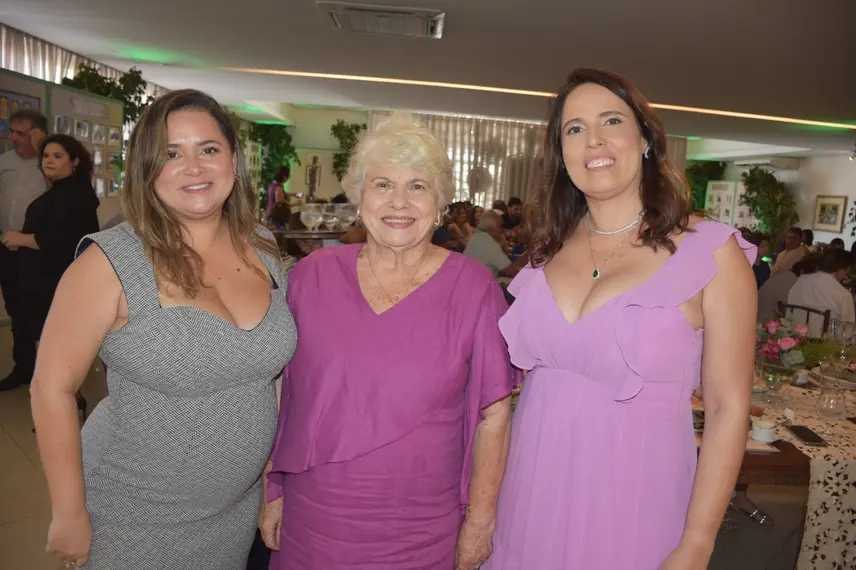 Socorro Rocha celebra 80 anos com almoço entre familiares e amigos em Teresina